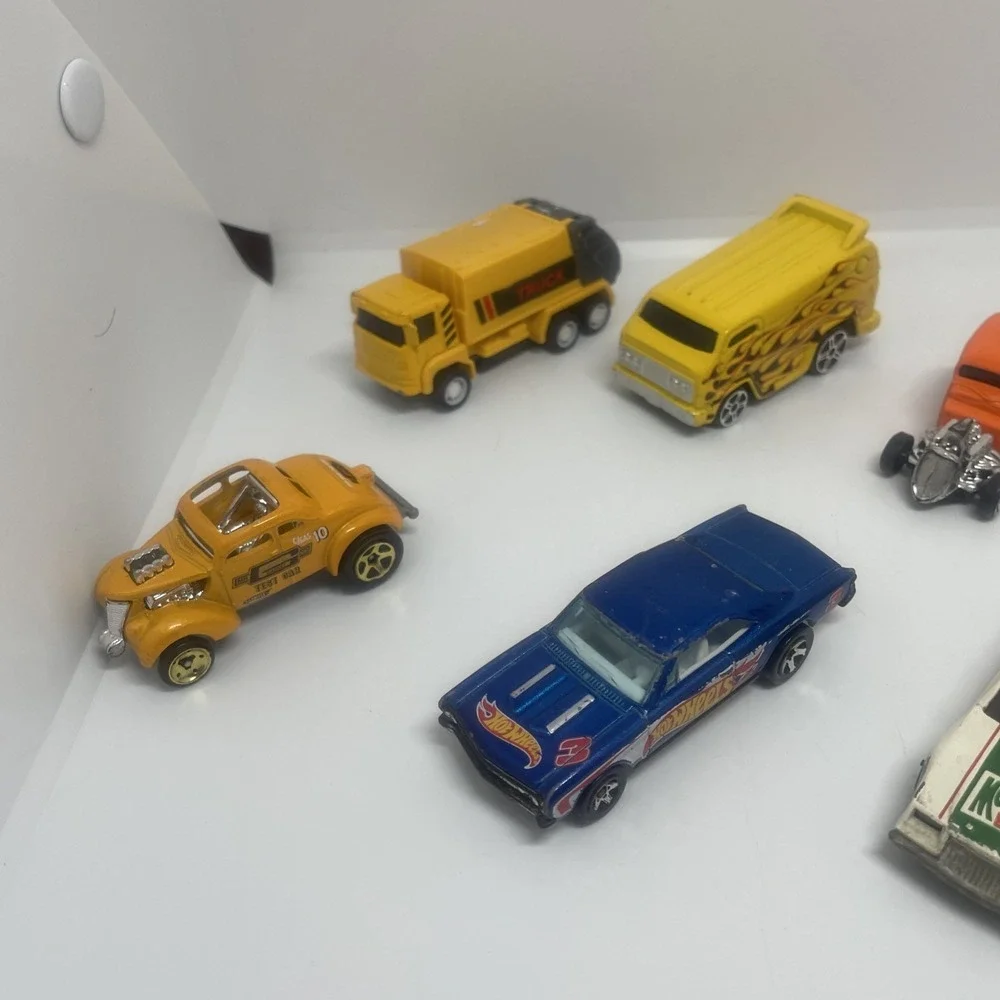 Lot Of 10 toy cars various brands & conditions HOT-WHEELS MAISTO